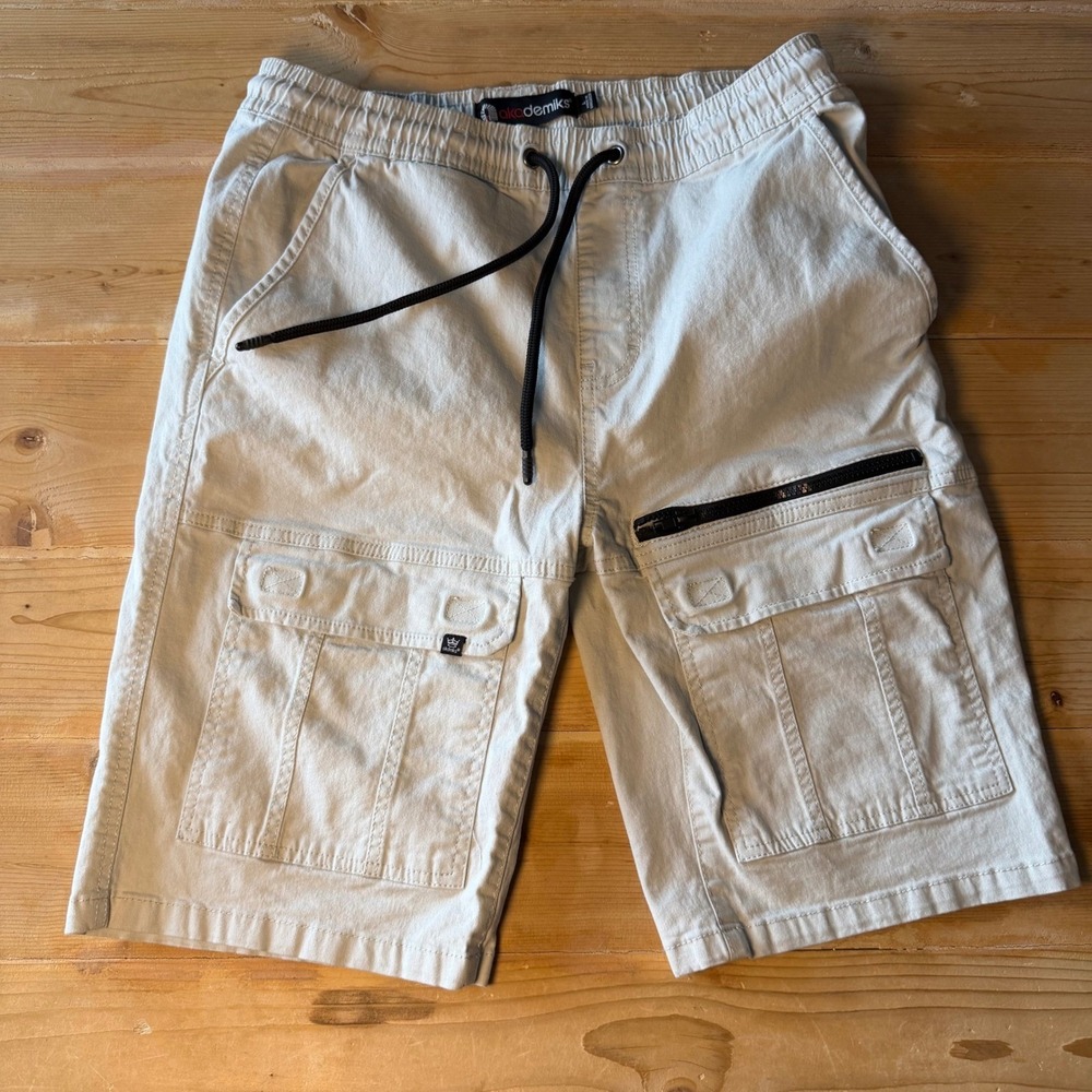 Akademiks Mens Cargo Shorts Tan Beige Elastic Waist Drawstring‎ Utility Size L
